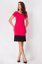 Elegante zomerjurk met gedrapeerde halslijn en korte mouwen, rood