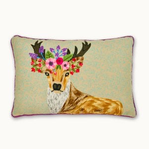 Kussen met vullende hirsch