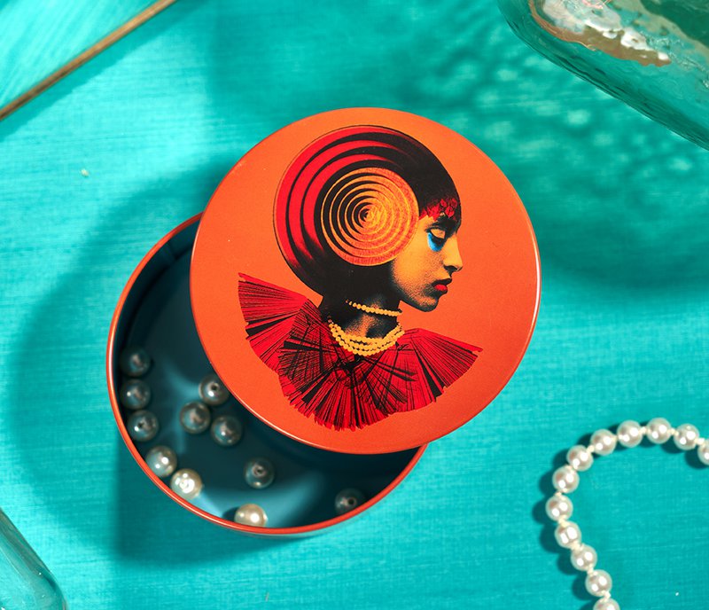 Gipsy round metal tin box
