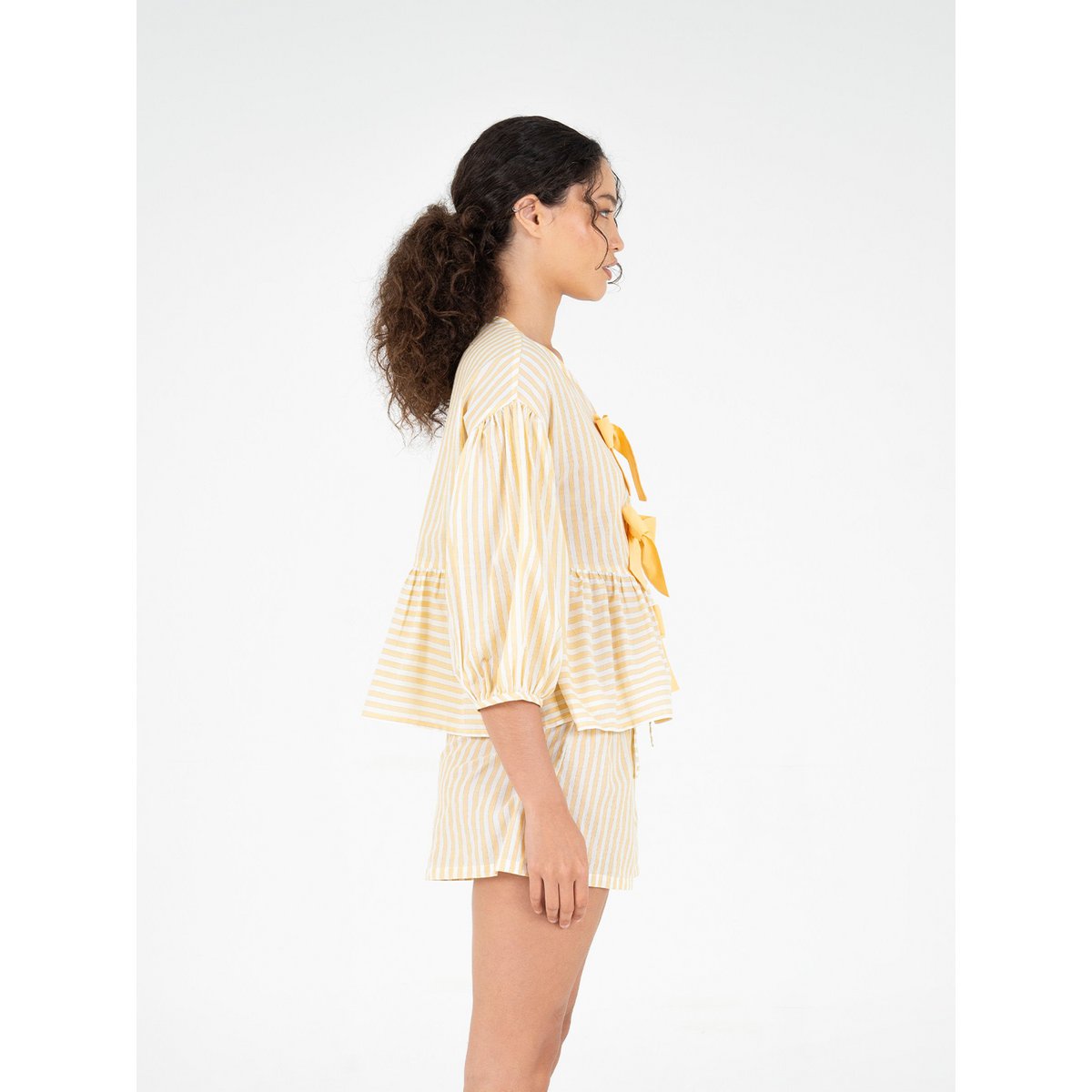Gelb gestreiftes Spirit-Top