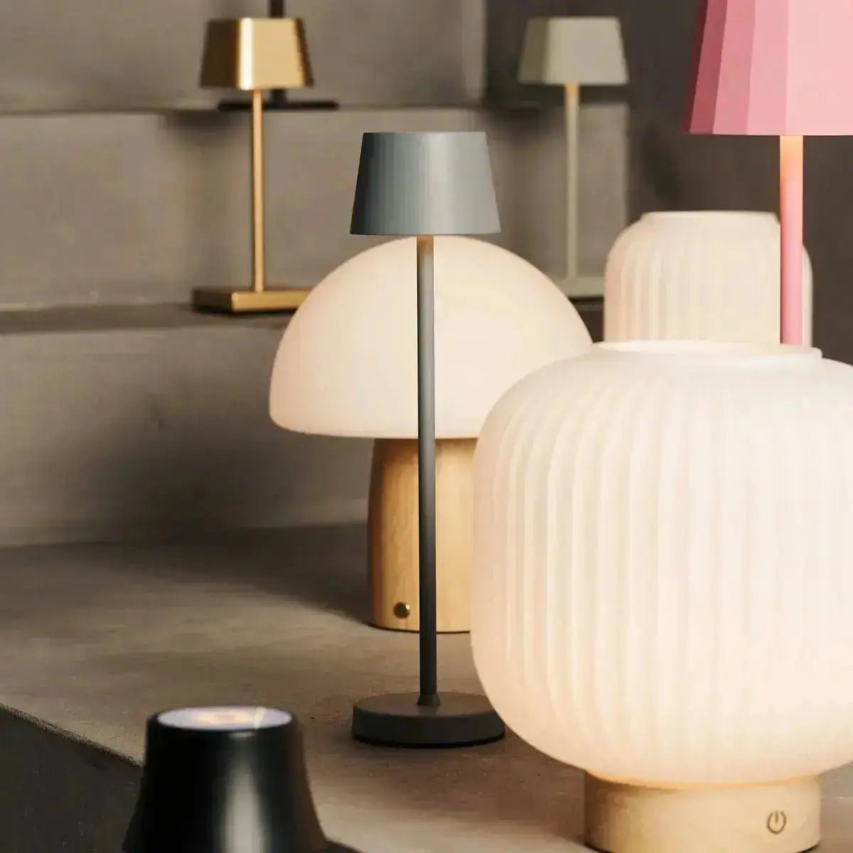 Lampe rechargeable unique Lyla marron clair