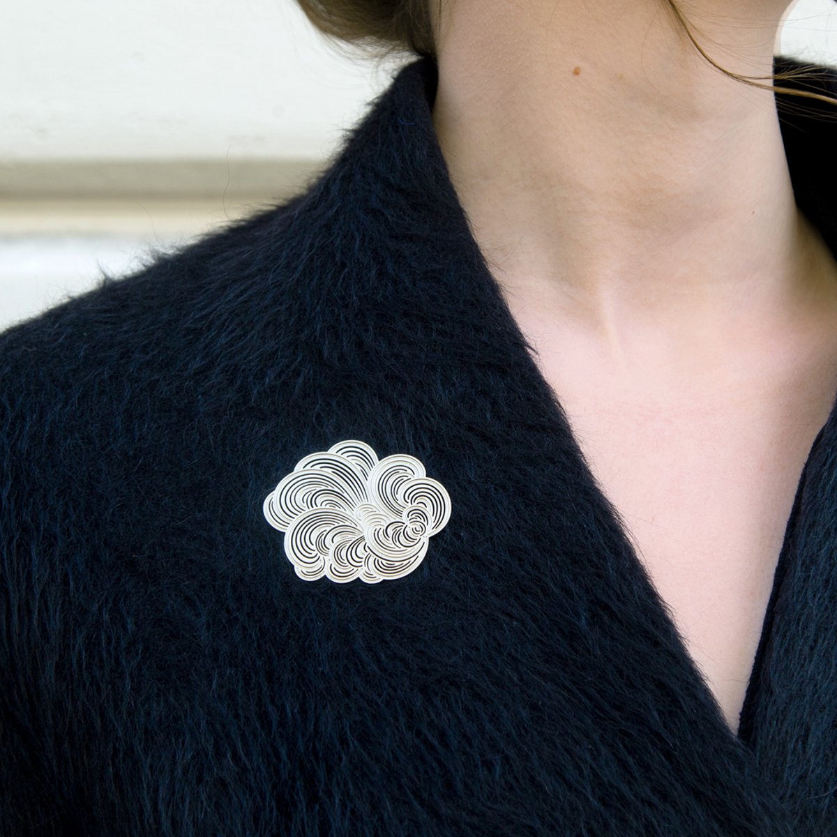 Display full of 40 "Mist" magnetic brooches + free display - Design Constance Guisset