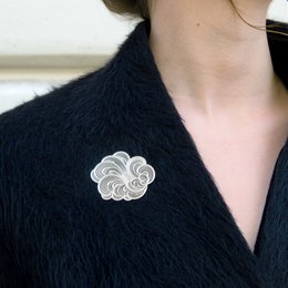 Display full of 40 "Mist" magnetic brooches + free display - Design Constance Guisset