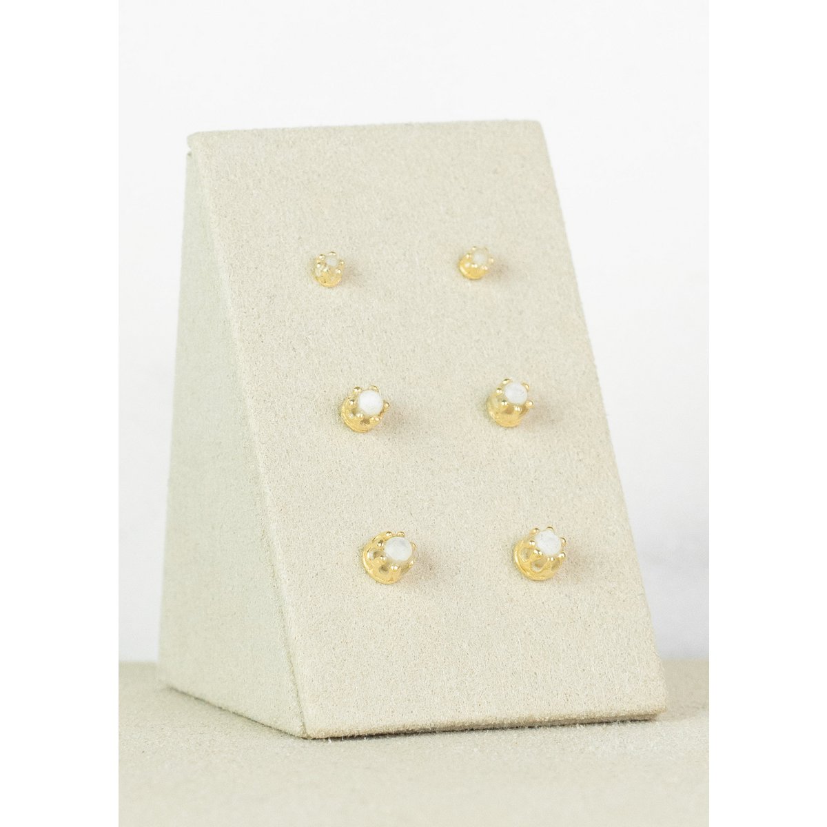 Borchie in madreperla placcate oro 18k