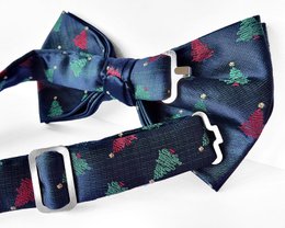 Vlinderdas - Blauw met rode en groene kerstbomen
