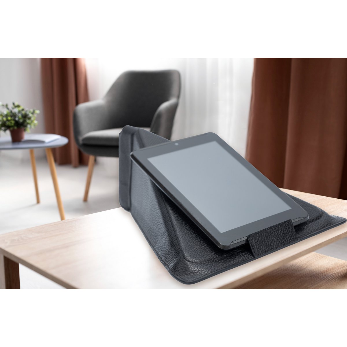 K0031AB | Etui/modułowy stojak na tablet z prawdziwej skóry, licowej, licowej. Kolor czarny Zamykanie na magnesy. Wymiary: 22 x 31 cm Opakowanie: Torebka Tnt