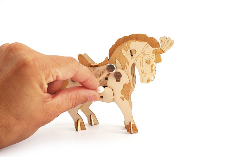 CAVALLO MECCANICO MODELLO IN LEGNO 3D