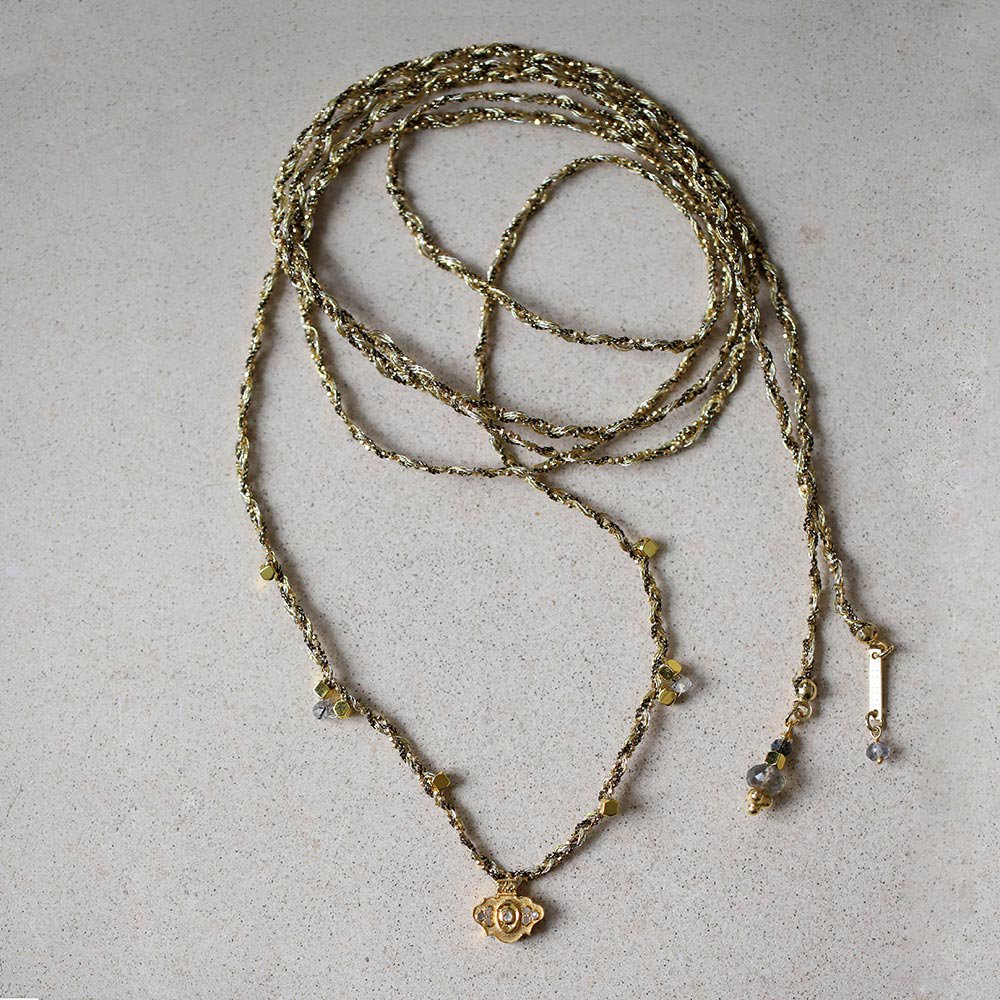 Collar trenzado tejido con colgante de diamantes Polki