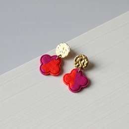 Amalfi – Handgefertigte vierblättrige Kleeblatt-Ohrringe in Orange und Fuchsia