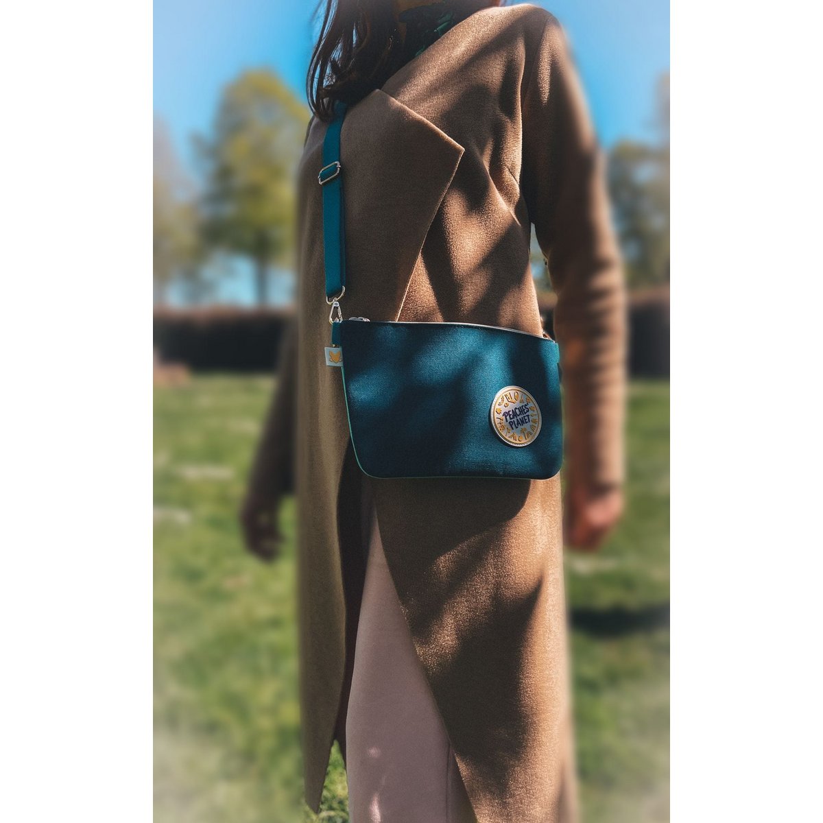 Planeta Crossbody Bag de Peaches y Hüfttasche Green Adventures