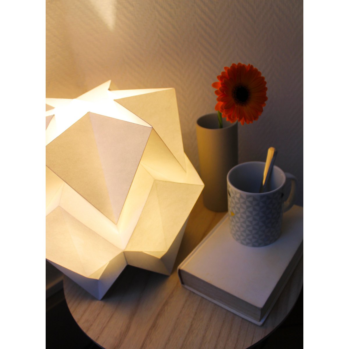 Tweekleurige origami papieren tafellamp - maat M