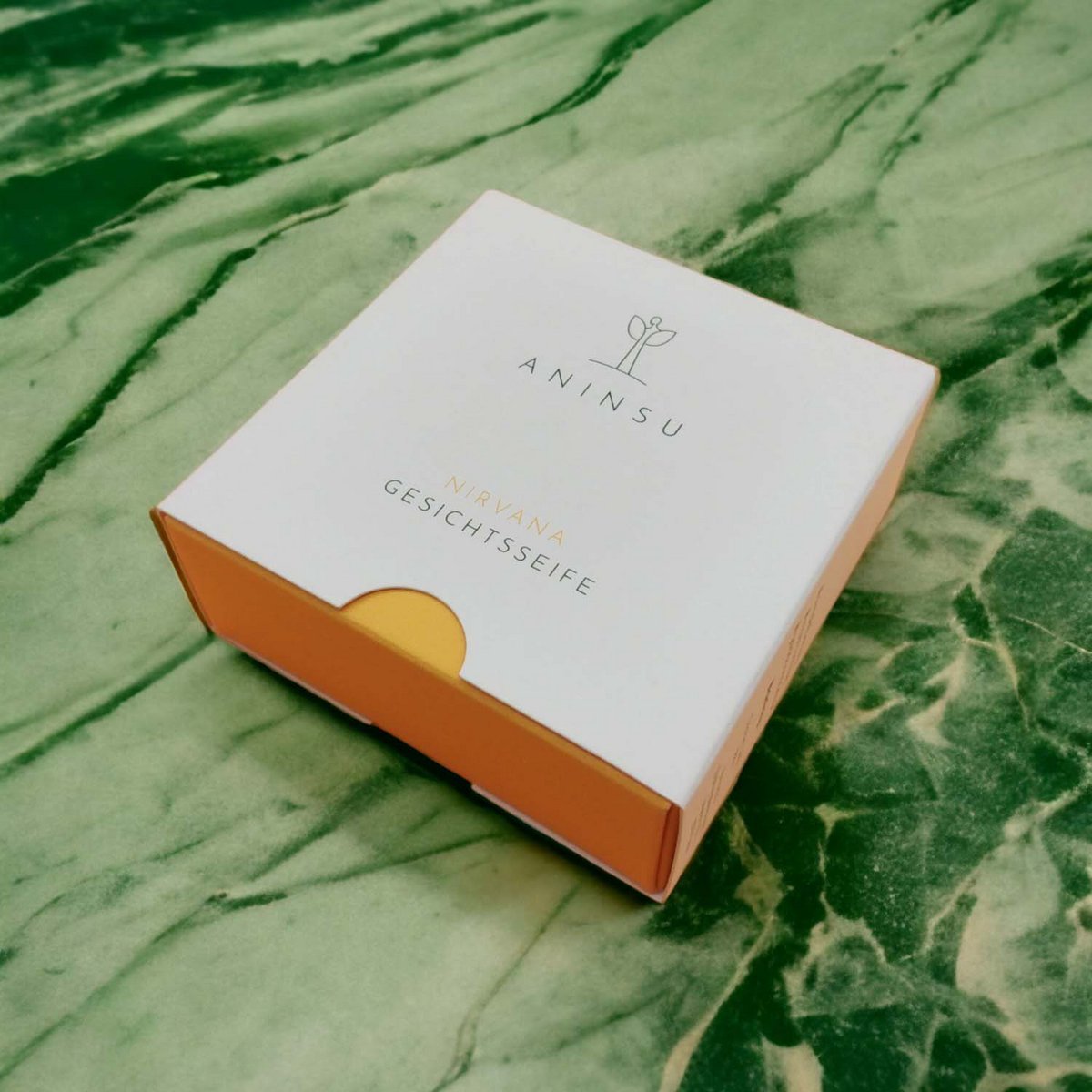Nirvana Gesichtsseife von Aninsu | zertifizierte Naturkosmetik | vegan plastikfrei handgemacht | mit Bio-Ölen | Reinigung & Pflege | mit Kurkuma & Sanddorn | einzigartiger Duft | 60 g