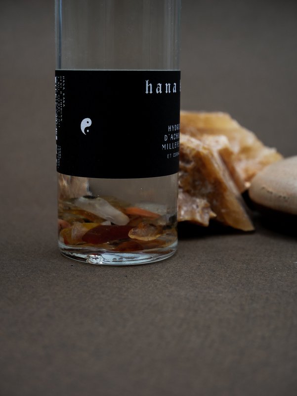 Yarrow hydrosol og carnelians