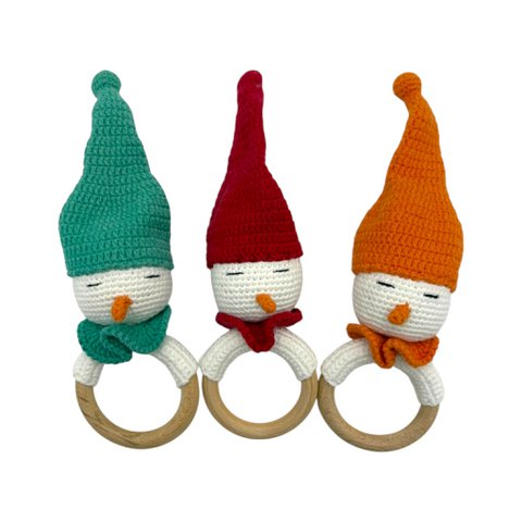Handgemaakte babyrammelaar - Kerstkabouter
