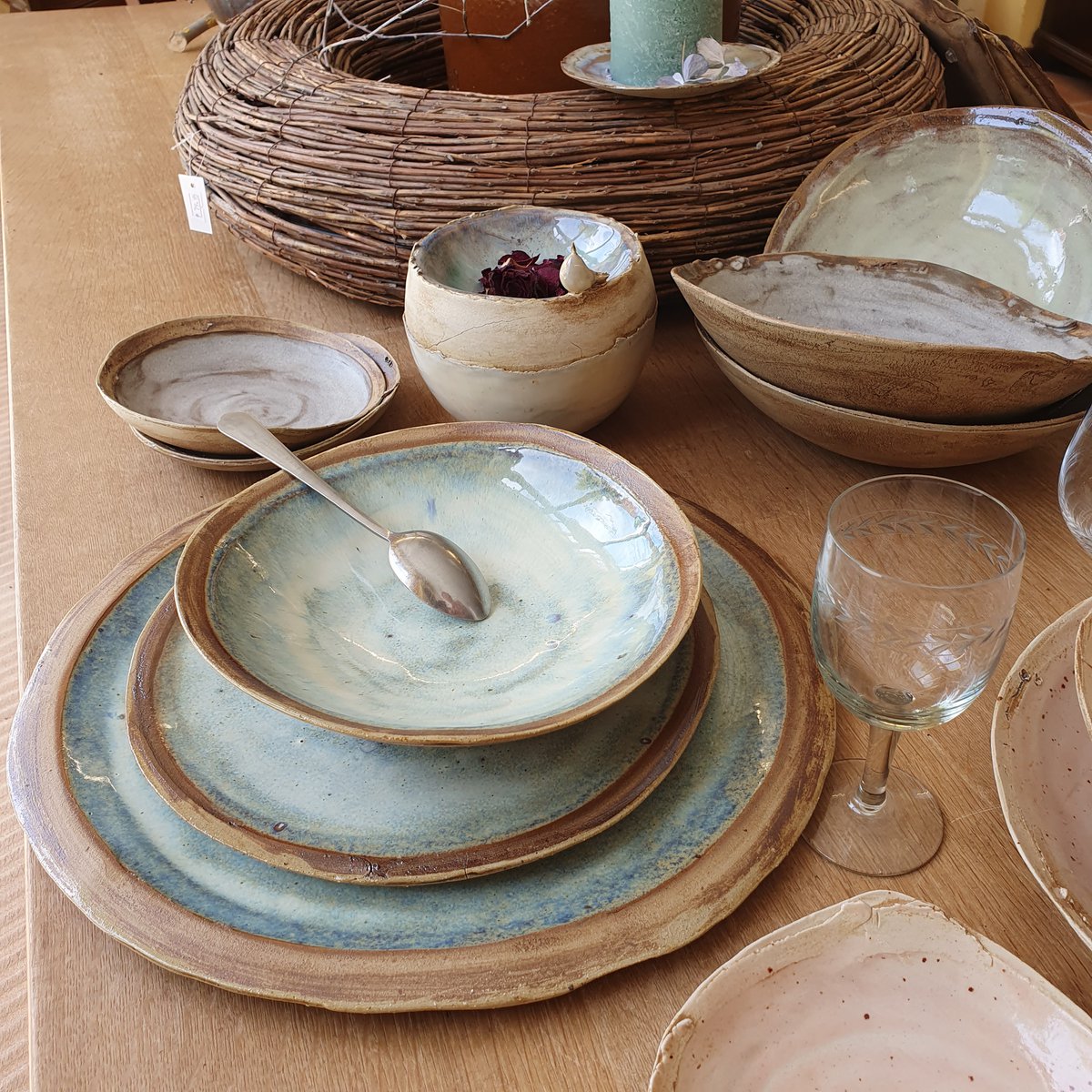 Tray approx. 28 (W) cm x 16.5 (L) cm x 1.5 cm (H)) crockery, handmade, stoneware, unique, creamy white, matt