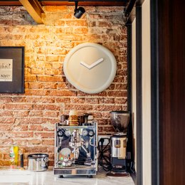 ROUND CLOCK