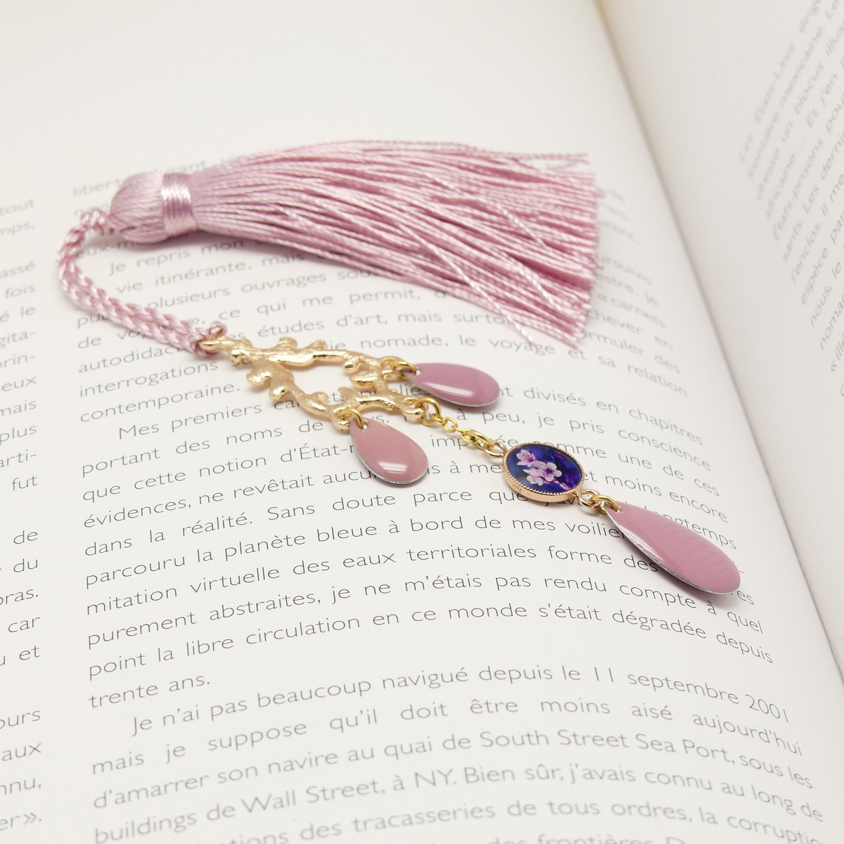 Libro di libri di marca Fleur Cherryier Lotus Japan Resino Pompon Mother's Day Gift Mama Gift