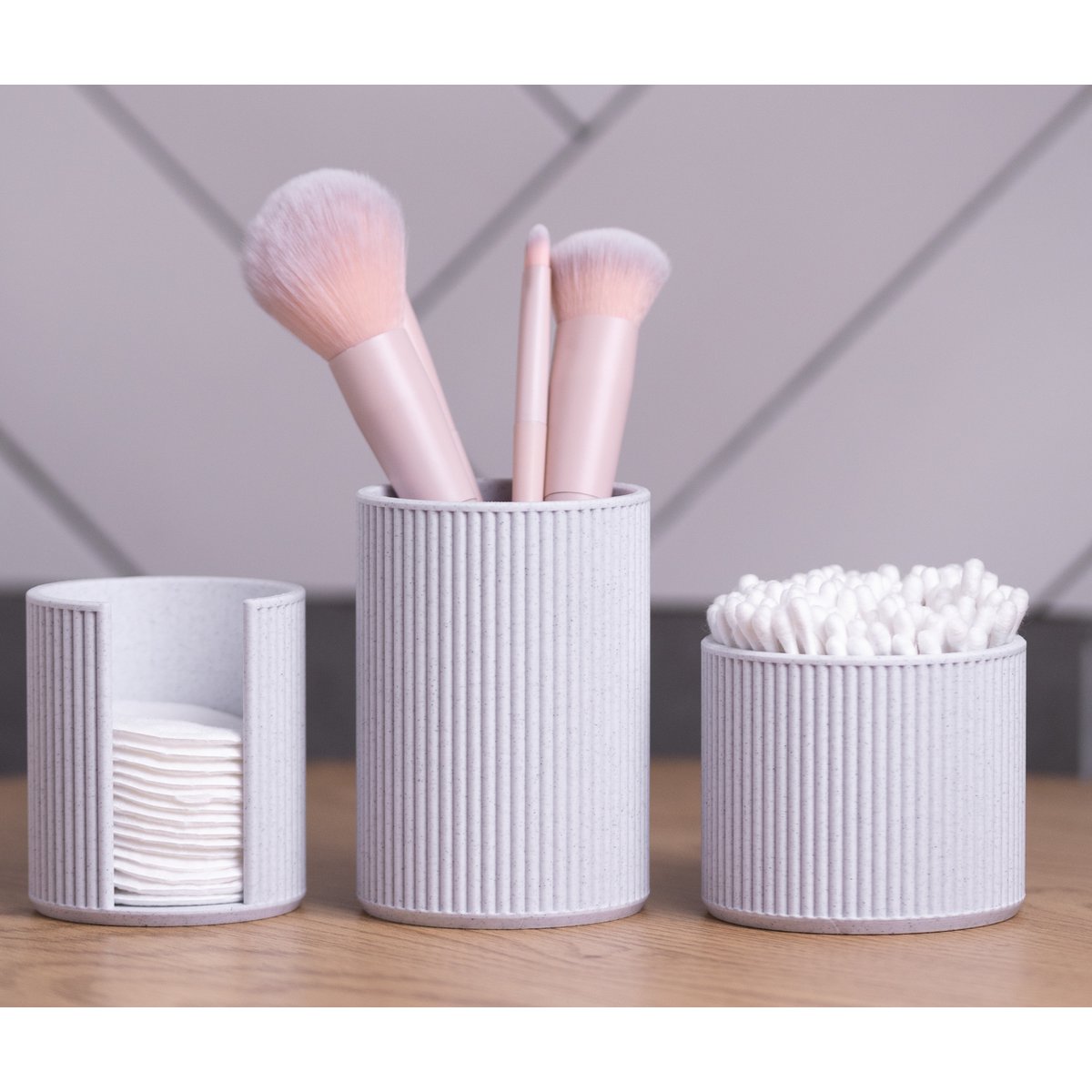 Minimalistisk marmor badeværelse og forfængelighedsarrangør sæt - ribbet design | Makeup Brush Holder, Cotton Pad Dispenser og Cotton Wab Container