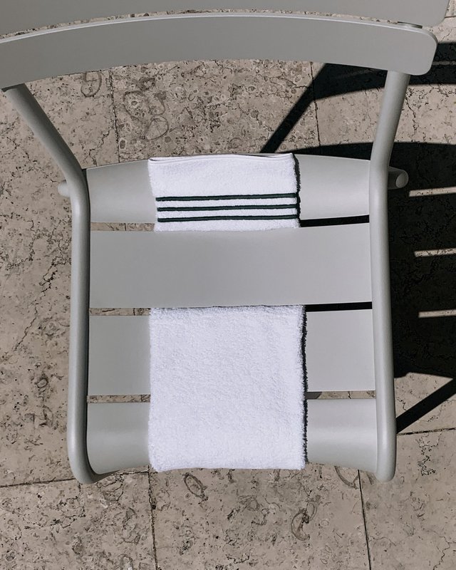 Ręcznik gościnny Isaac 30 x 50 cm wykonany ze 100% czesanej bawełny