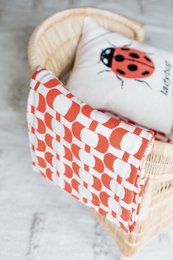 Marienkissen rote, weiche Baumwollstrick mit Punchneedle Stickerei