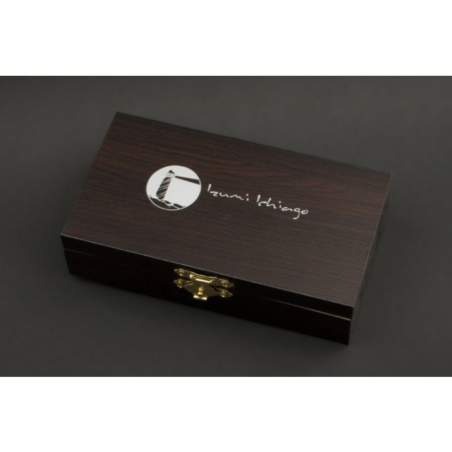 IZUMI ICHIAGO Red Hawk Folder, pocket knife made of Japanese VG-10 Damascus steel with a gift box