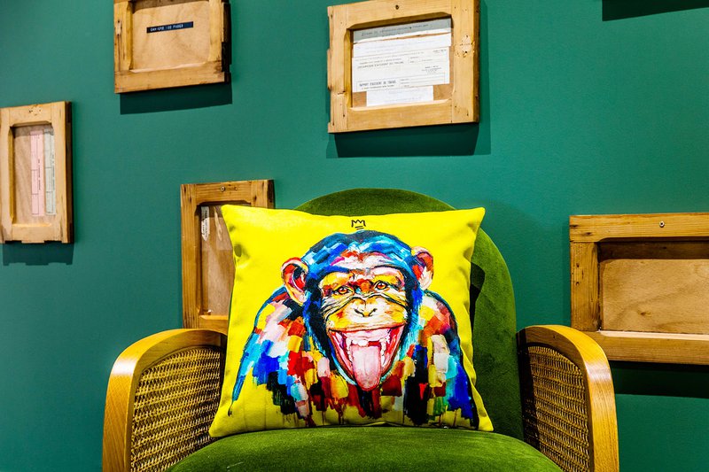 Funky Monkey Kissen von Vincent Richeux