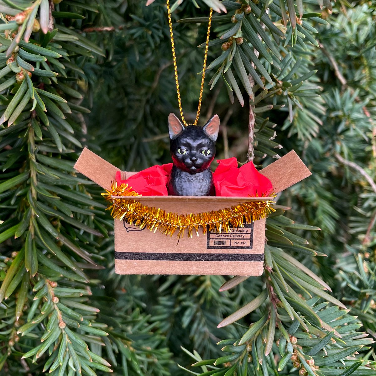 Ornamento natalizio gatto nero fatto a mano in mini scatola