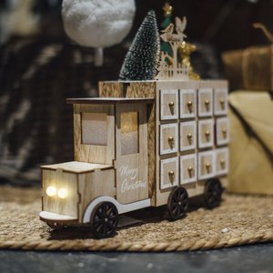 CHRISTMAS - ADVENT CALENDAR TRUCK WITH LEDS 2xAAA HH3046390