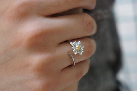 Silberner Zweigring, Sterlingsilberschmuck, Kamillenblütenband, Geschenk für Sie, Geburtstagsgeschenk für Frauen, handgefertigter Schmuck