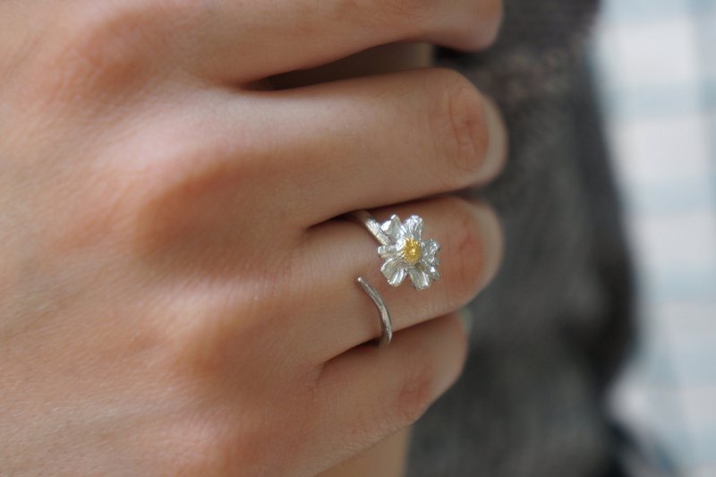 Anello ramo d'argento, gioielli in argento sterling, fascia di fiori di camomilla, regalo per lei, regalo di compleanno per le donne, gioielli fatti a mano
