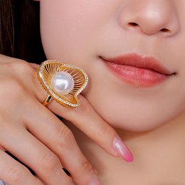 Lotus Design Sparkling Pearl Earrings & Rings