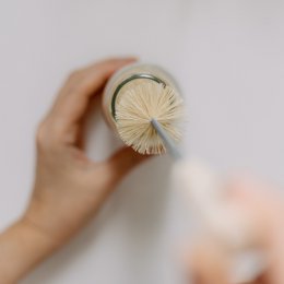 Bottle cleaning brush
