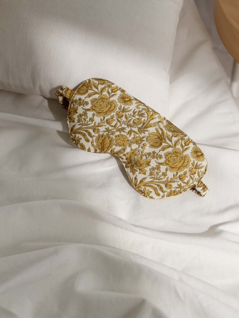 Maschera per dormire fatta a mano in tessuto Liberty London | Matilde / Ocra | Yoga e relax