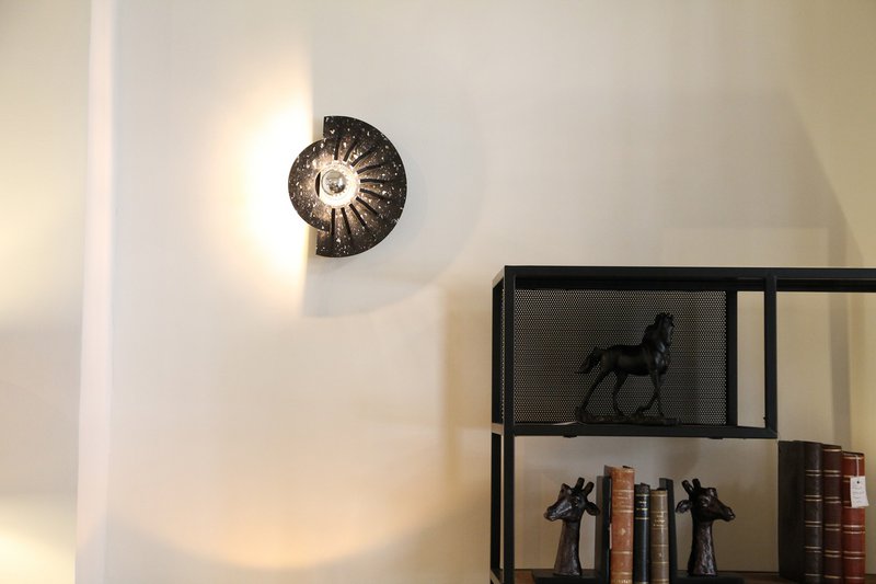 Lampada da parete Moonshadow in plastica riciclata