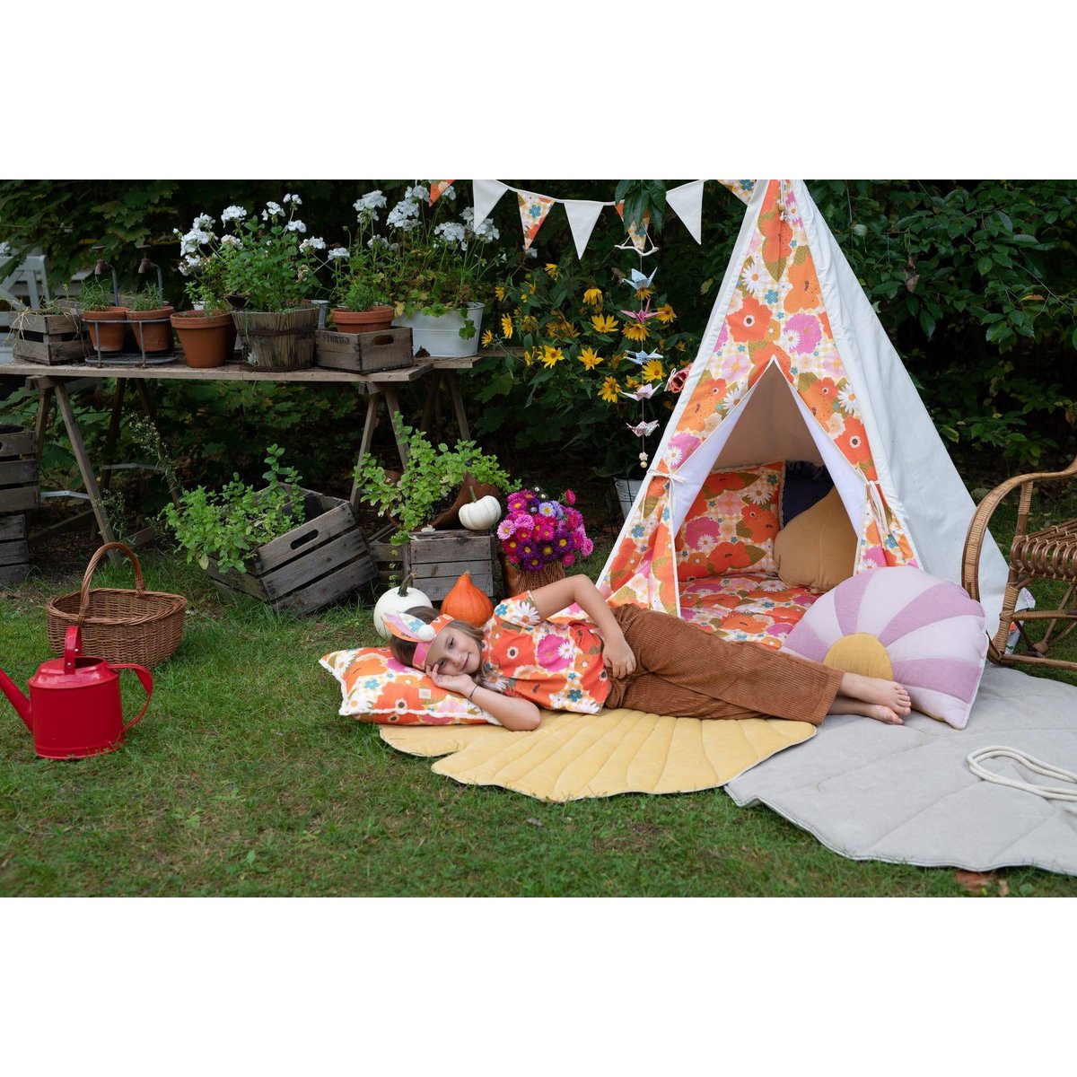 “Picnic with flowers” Pillow