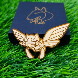 Aimant Pokémon en bois Ninjask, Custom Geek Anime Gamer Room Gift, Nerd Video Game Fan Housewarming Decoration