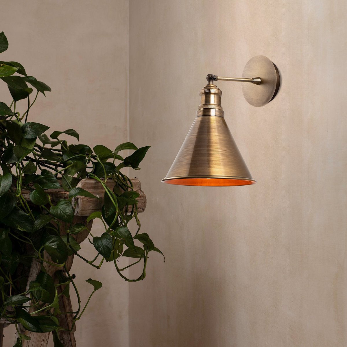 Veysel N 681 Plastered Wall Lamp