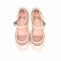 Soft pink leather ballet flats with a strap across the instep. Suitable for babies and toddlers.