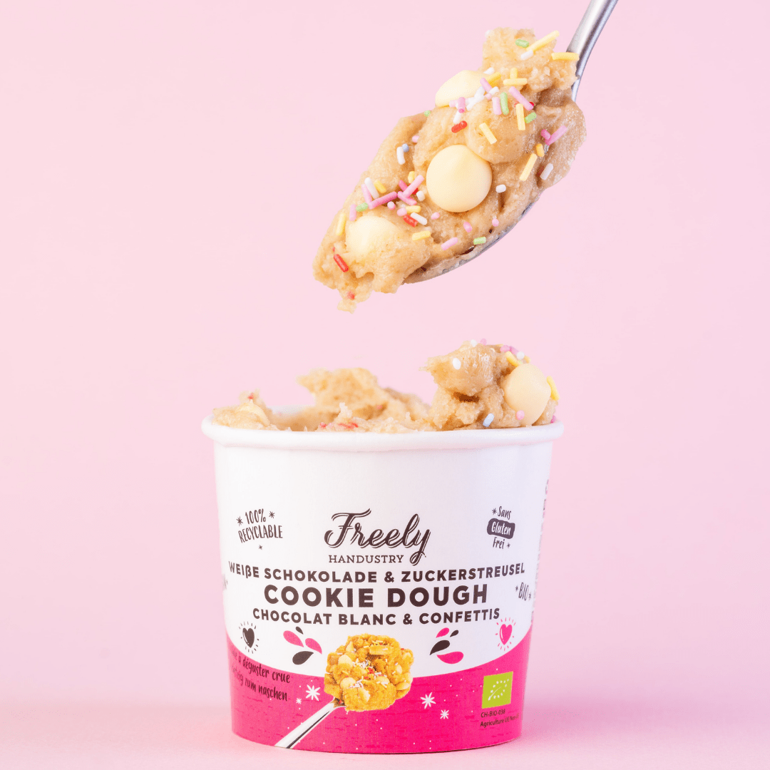 White chocolate & confetti cookie