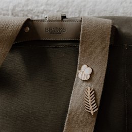 Pin's en bois - Abeille