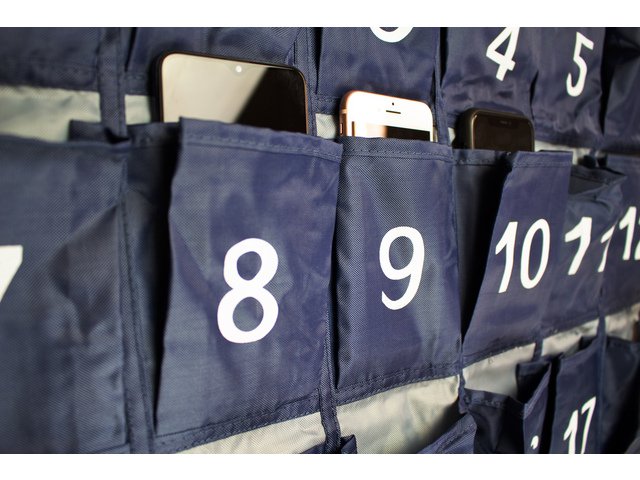 Telefontaske Kangaro 30 rum med individuel nummerering 79 x 60 cm i polybag + 4 S-kroge