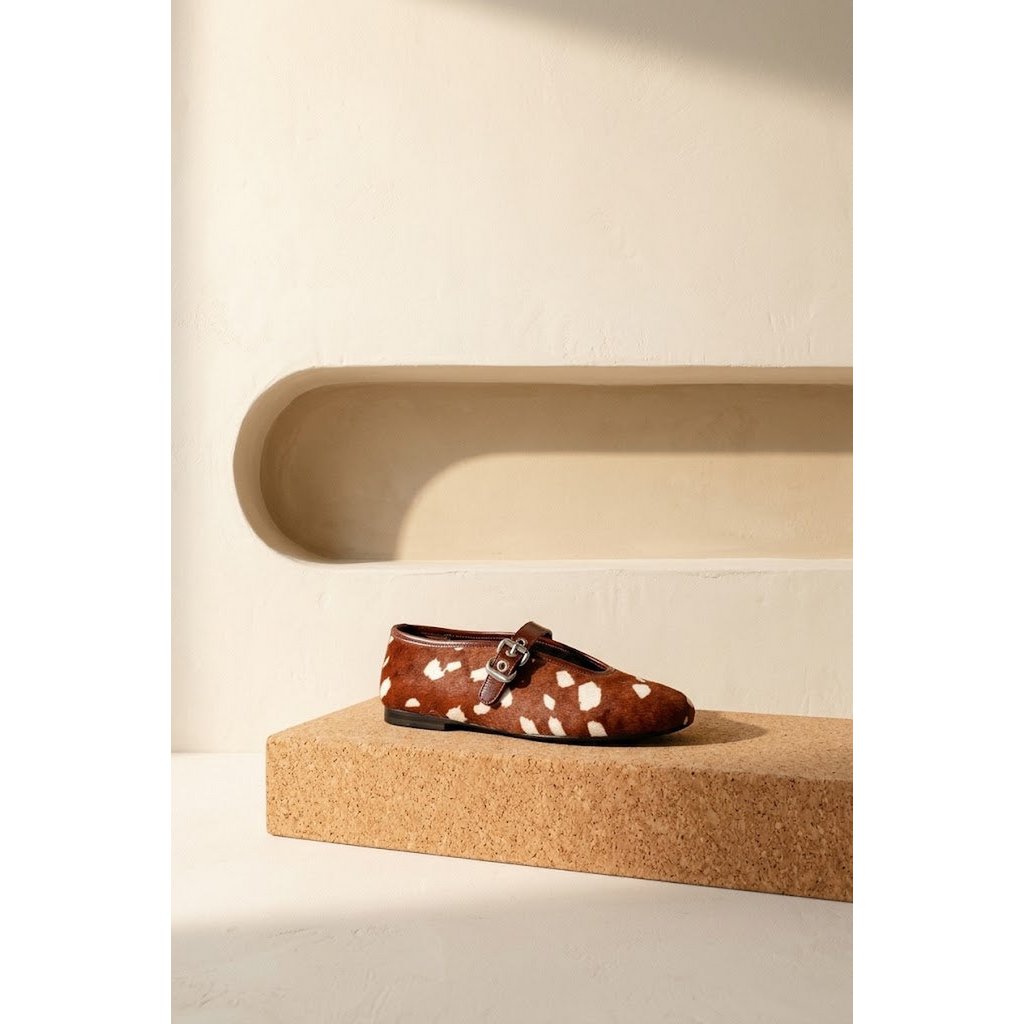 LIZA BAMBY – Hair-On Leder Mary Jane Flats VORBESTELLUNG