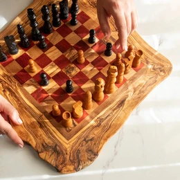 Olive Wood Chess Set with Irregular Rustic Board – Handcrafted Rustic Elegance