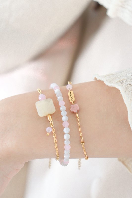 Jade- und Kunzit-Armband – Gold