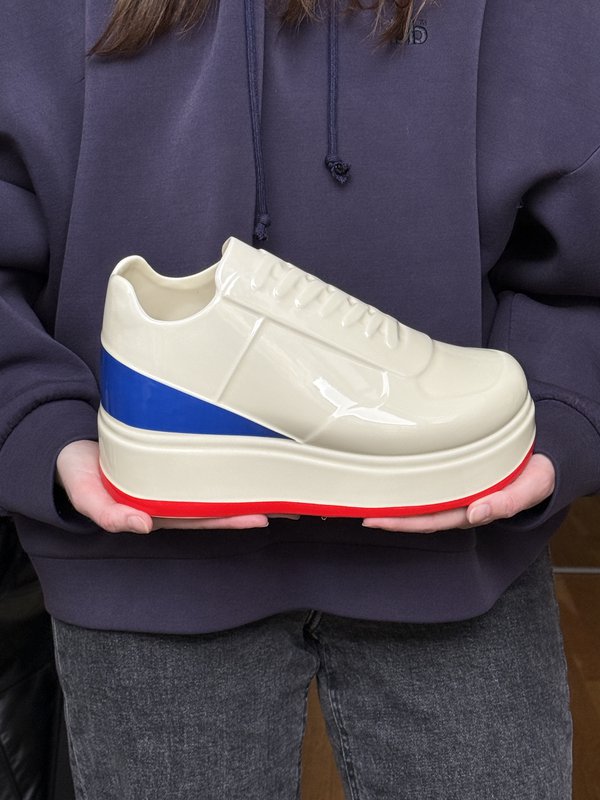 Vase Sneaker