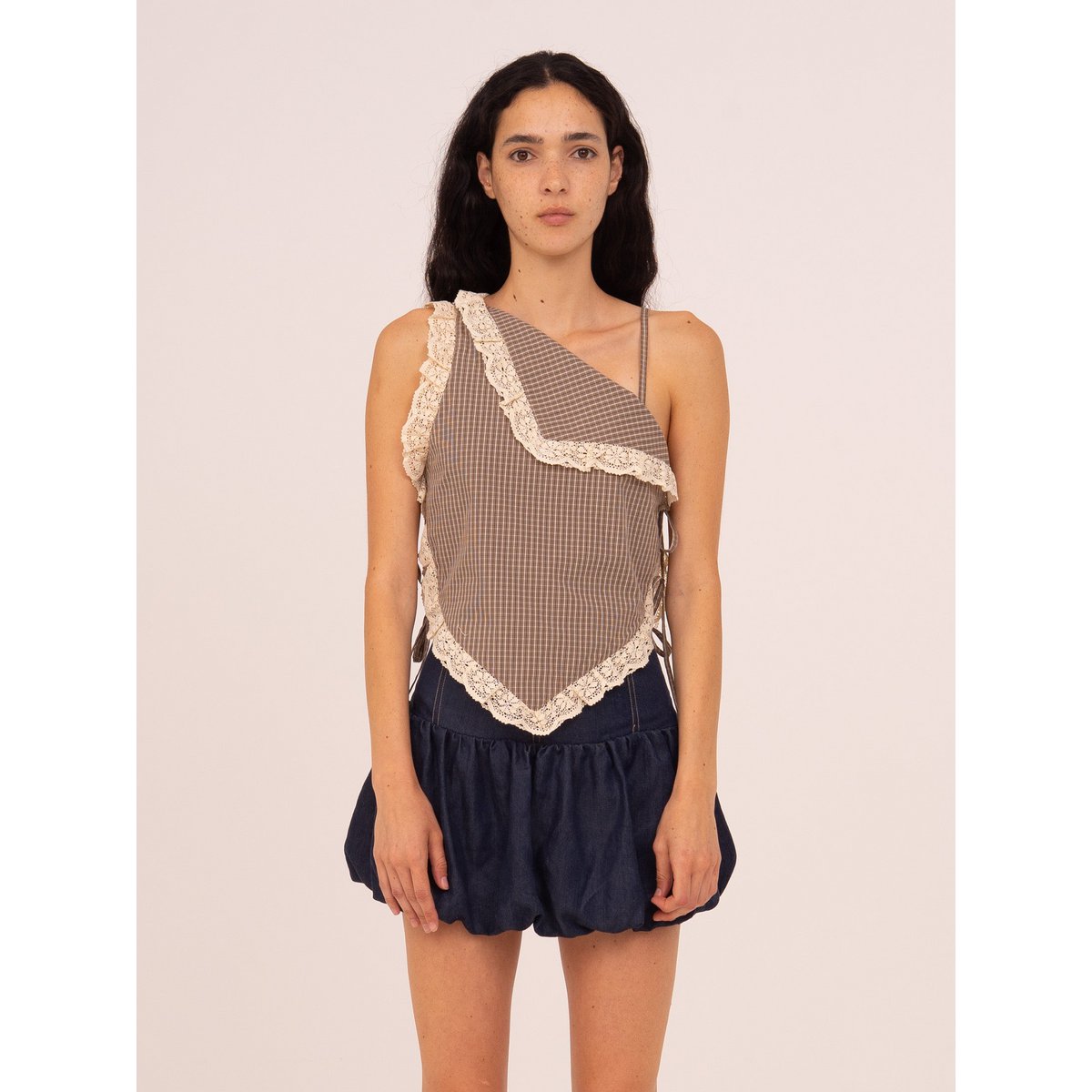 Rove bruin geruite asymmetrische top