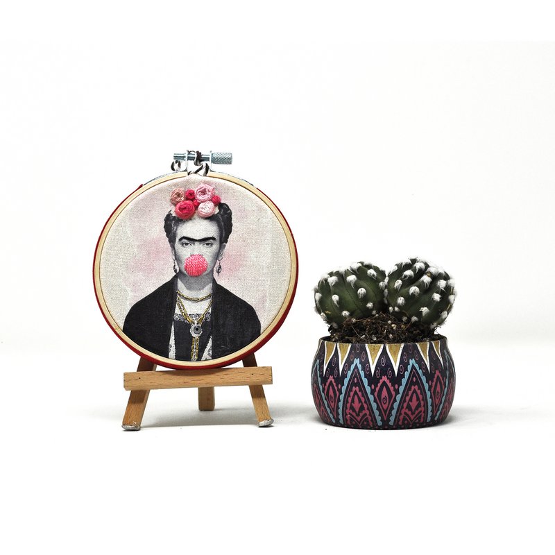 Handmade Embroidery Hoop Wall Art - Frida Khalo Portrait - Textile Wall Decoration (10/15cm)