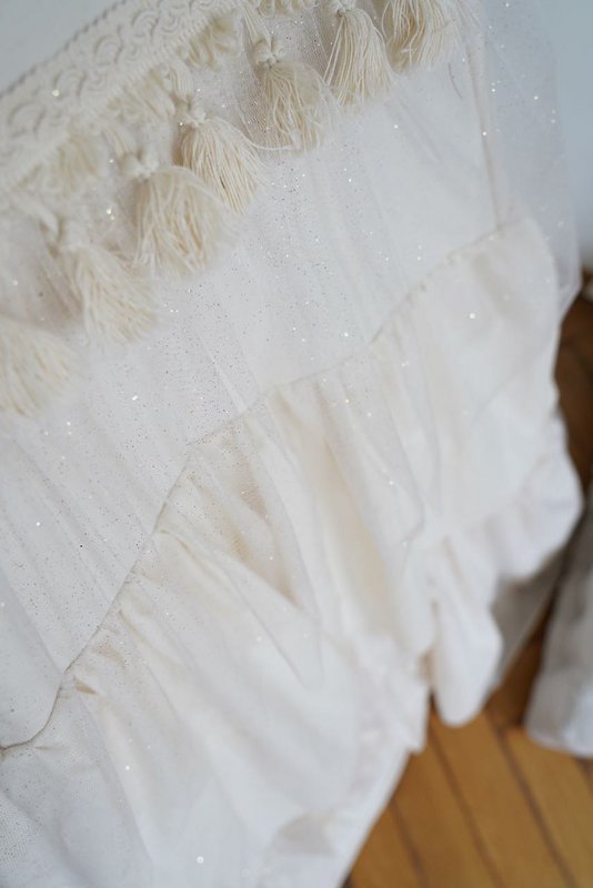 “Boho” tipitelt med dikkedarer og broderi