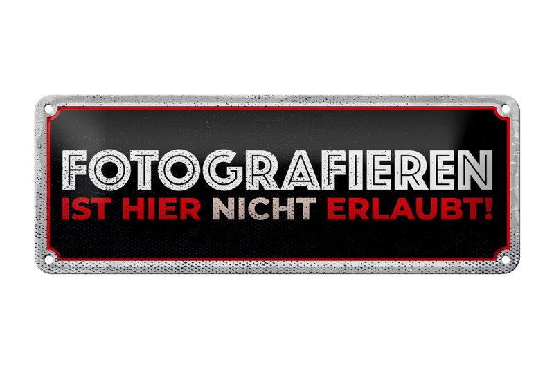 Targa in metallo nota 27x10 cm. Qui non è consentita la fotografia. Targa decorativa