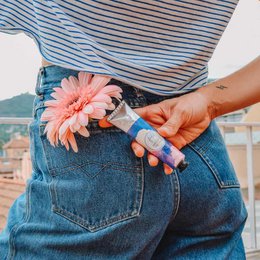 Crema mani naturale. Fragranza alla violetta. Collezione Madrid